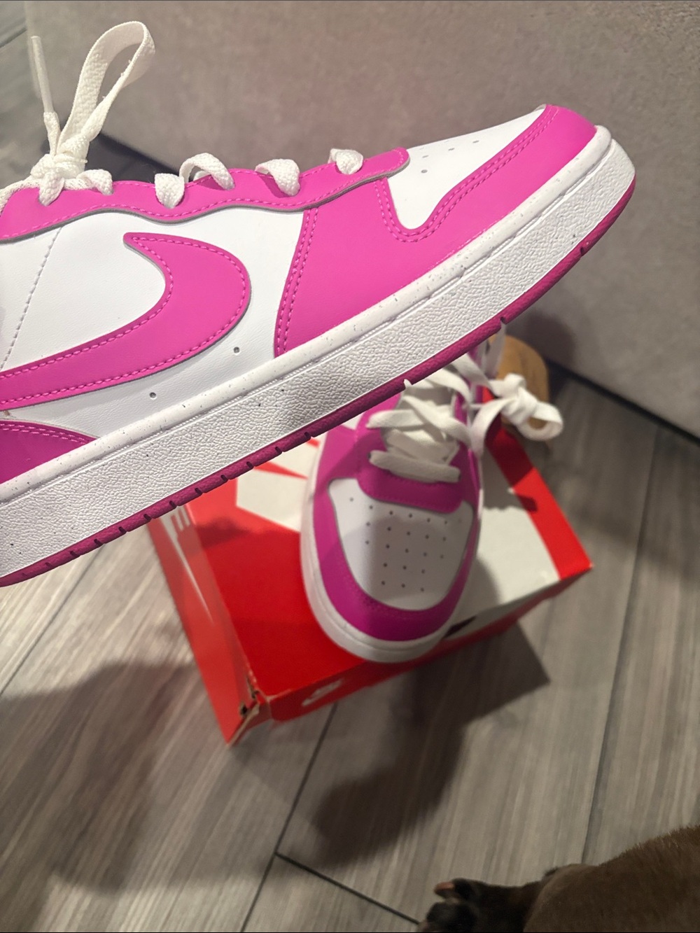 BNWT Nike fuchsia pink dunks - Picture 3 of 5